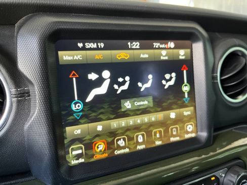 Used 2021 Jeep Gladiator Overland w/ Popular Equipment Package AWD/4WD image 38