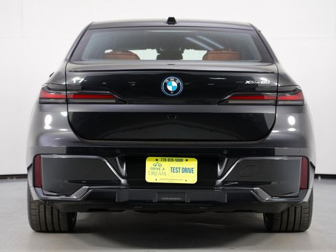 Used 2023 BMW i7 xDrive60 image 11