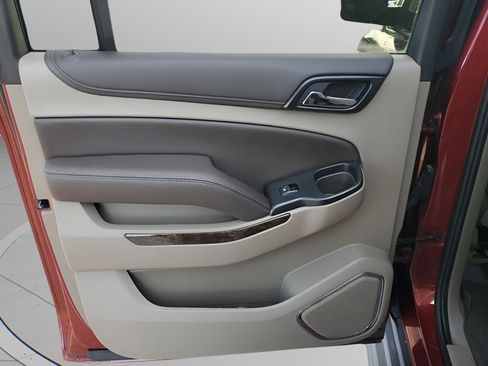 Used 2020 Chevrolet Suburban LT w/ Max Trailering Package image 17