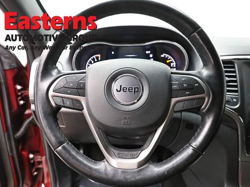 Used 2021 Jeep Grand Cherokee Laredo w/ Security & Convenience Group AWD/4WD image 10