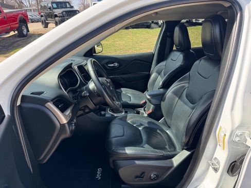 Used 2016 Jeep Cherokee High Altitude AWD/4WD image 11