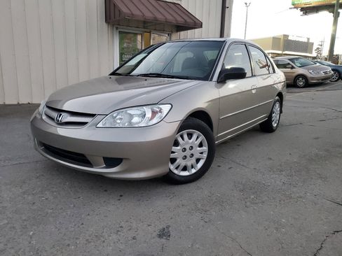 Used 2004 Honda Civic LX image 2