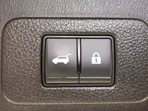 Used 2023 Nissan Armada SL image 21