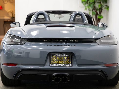 Used 2018 Porsche 718 Boxster S RWD image 4