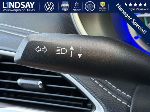 Used 2023 Chrysler Pacifica Limited image 22