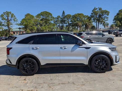 Used 2022 Kia Sorento SX image 9