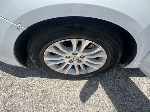 Used 2013 Toyota Sienna XLE w/ Premium Pkg FWD image 29