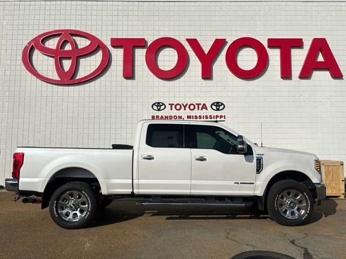 Used 2019 Ford F250 Lariat w/ Chrome Package image 1