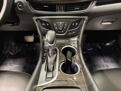 Used 2019 Buick Envision Essence image 44