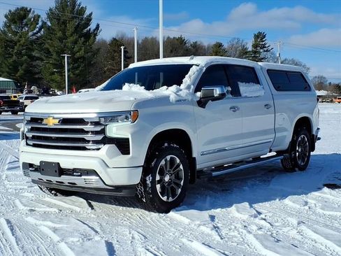 Used 2023 Chevrolet Silverado 1500 High Country w/ Technology Package image 4