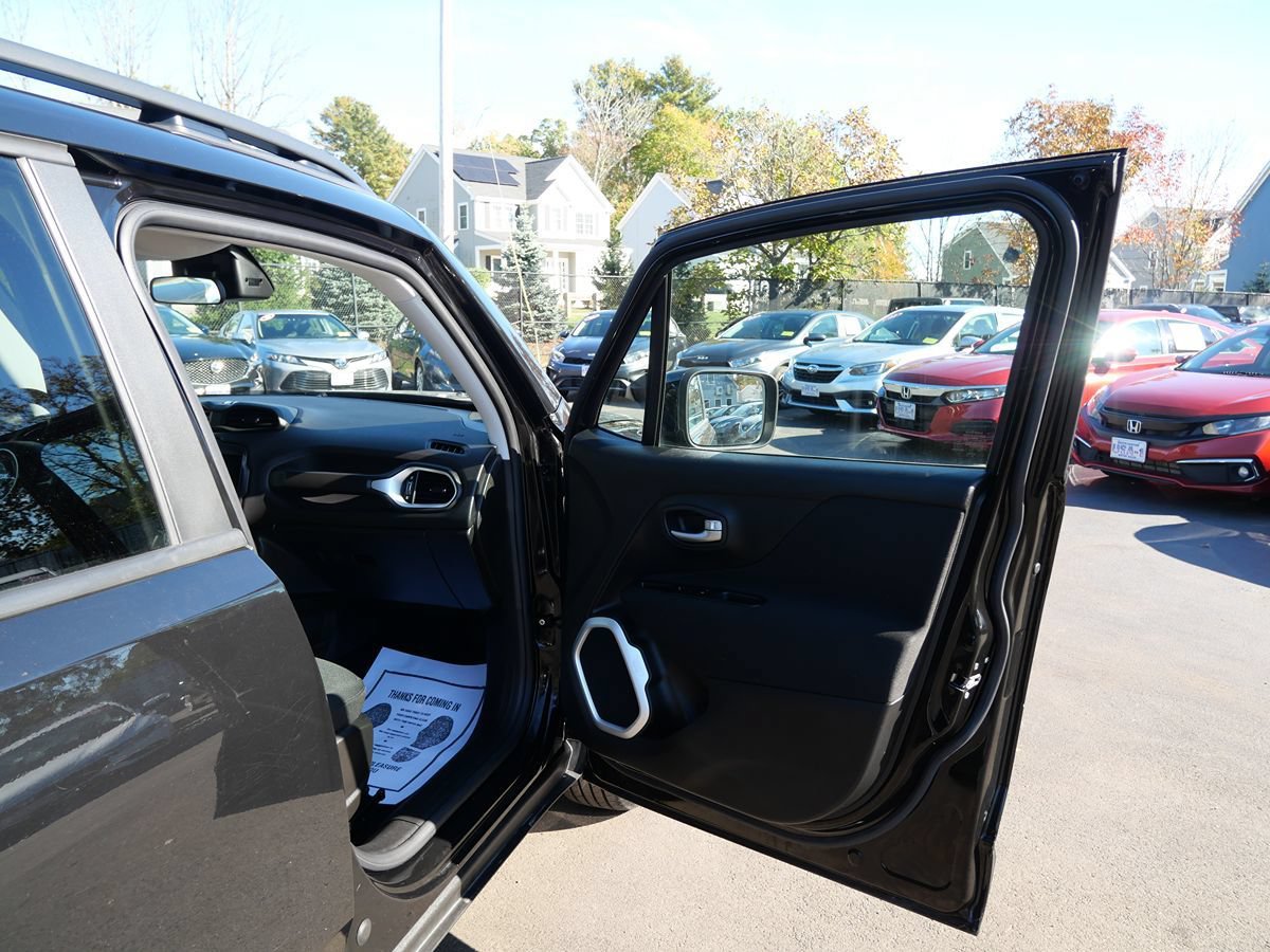 Used 2021 Jeep Renegade Latitude AWD/4WD image 20
