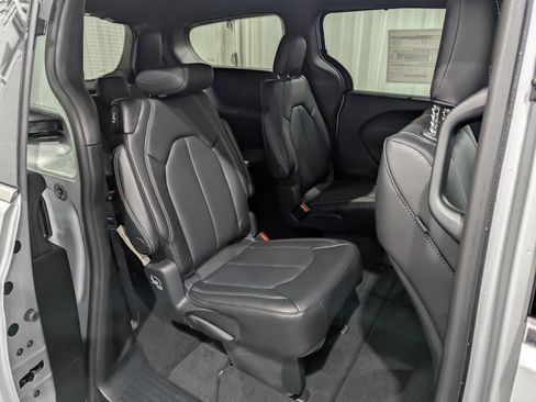 New 2026 Chrysler Voyager LX image 12