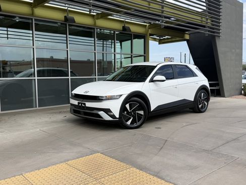 Used 2025 Hyundai Ioniq 5 SE RWD image 1