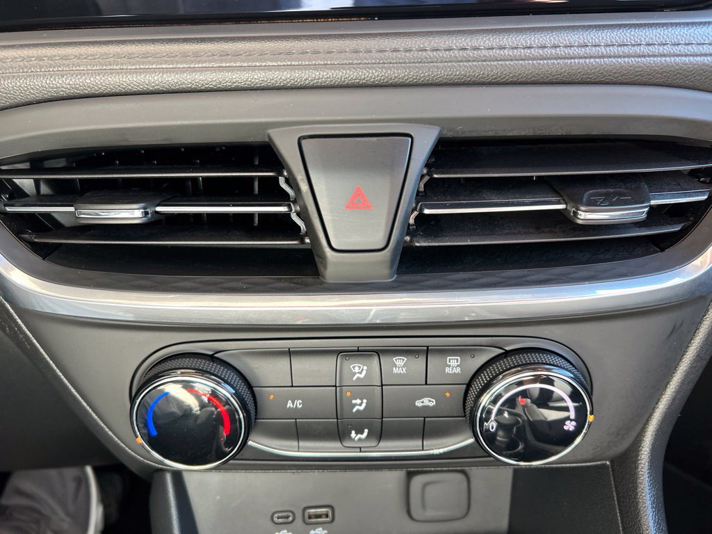 Used 2024 Buick Encore GX Preferred FWD image 14