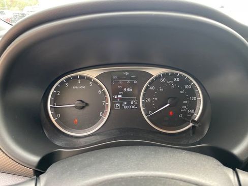 Used 2018 Nissan Kicks S FWD image 24
