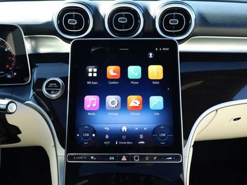 Certified 2025 Mercedes-Benz GLC 300 4MATIC image 20