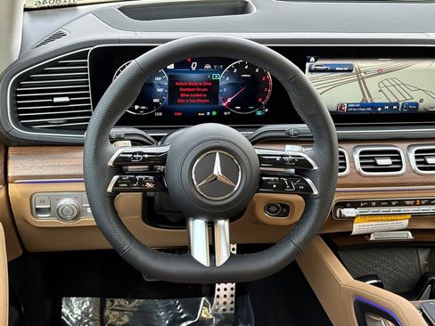 New 2026 Mercedes-Benz GLS 450 4MATIC image 26