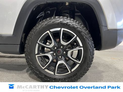 Used 2025 Jeep Compass Trailhawk AWD/4WD image 29