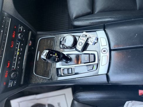 Used 2014 BMW 750Li RWD image 16