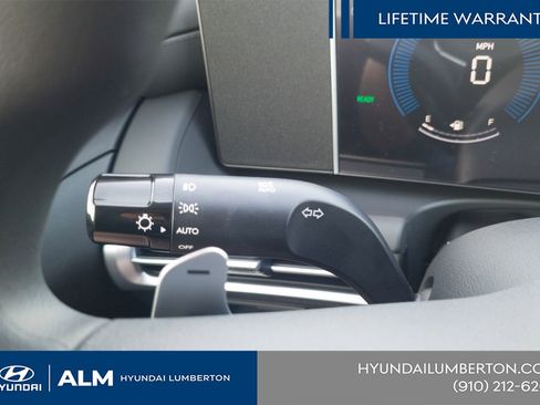 New 2026 Hyundai Tucson Blue SE image 32