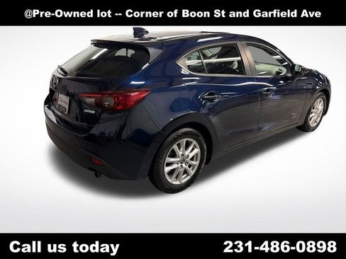 Used 2015 MAZDA MAZDA3 i Touring w/ Technology Package image 5