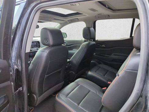 Used 2022 GMC Acadia AT4 w/ Technology Package AWD/4WD image 16