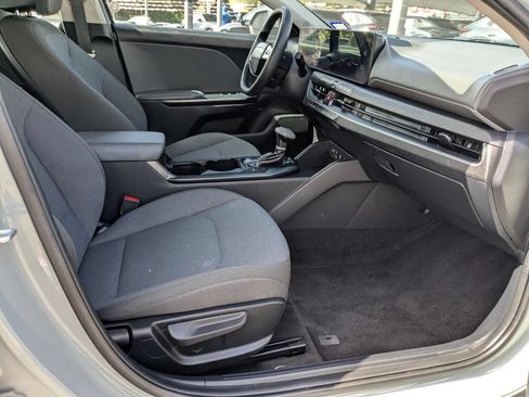 Used 2025 Kia K4 FWD image 27