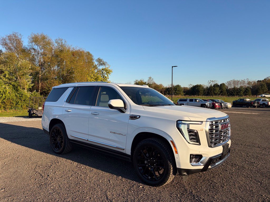 Used 2026 GMC Yukon Denali w/ Sun & Power Step Package AWD/4WD image 16