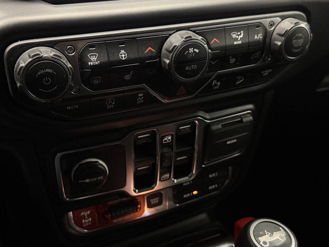 Used 2019 Jeep Wrangler Unlimited Rubicon w/ Uconnect 4C Nav & Sound Group AWD/4WD image 33