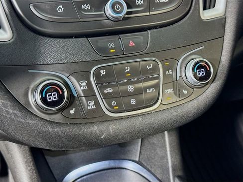 Used 2024 Chevrolet Malibu LT image 18