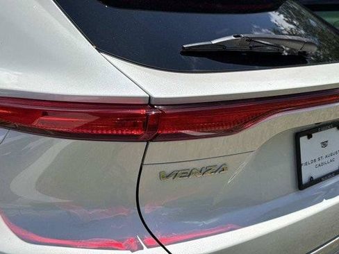 Used 2021 Toyota Venza AWD/4WD image 12