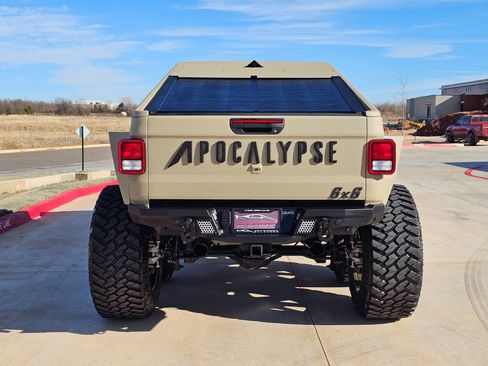 Used 2023 Jeep Gladiator Sport image 8