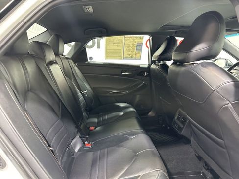 Used 2022 Toyota Avalon XSE image 15