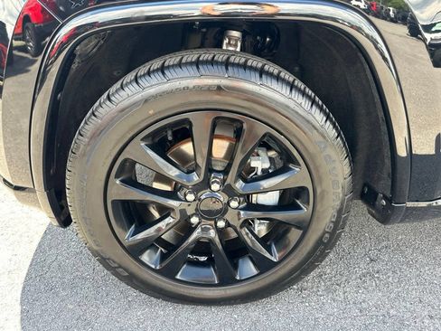 Used 2021 Jeep Grand Cherokee Laredo X RWD image 11