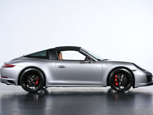 Used 2019 Porsche 911 Targa 4 GTS AWD/4WD image 26