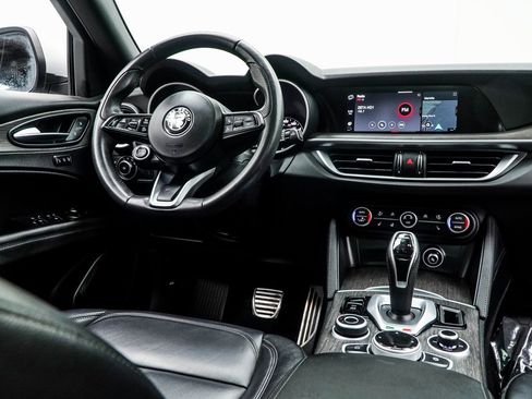 Used 2023 Alfa Romeo Stelvio Ti image 19