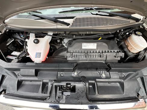 Used 2023 GMC Savana 2500 image 99