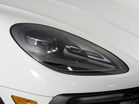 New 2026 Porsche Macan Turbo AWD/4WD image 15