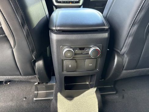 Used 2021 Ford Explorer XLT w/ Equipment Group 202A image 21