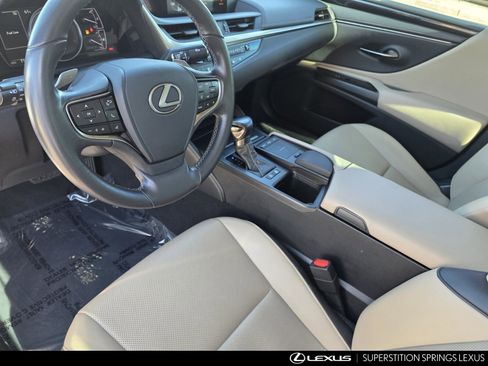 Certified 2019 Lexus ES 300h w/ Accessory Package image 14