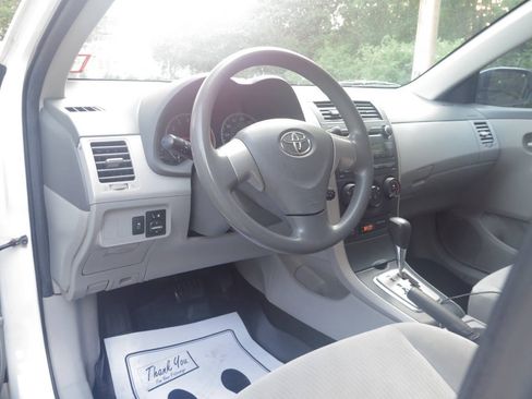 Used 2010 Toyota Corolla LE FWD image 8