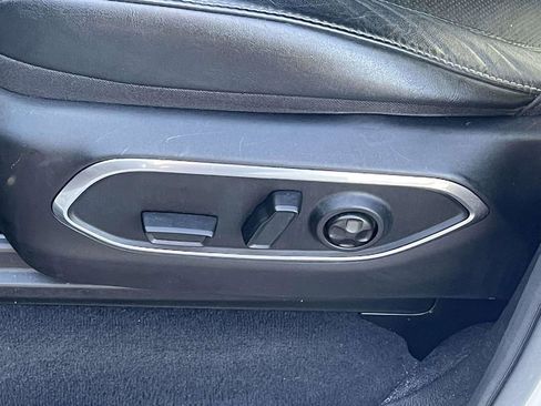 Certified 2024 Jeep Wagoneer Series II w/ Flexible Seating Group image 27