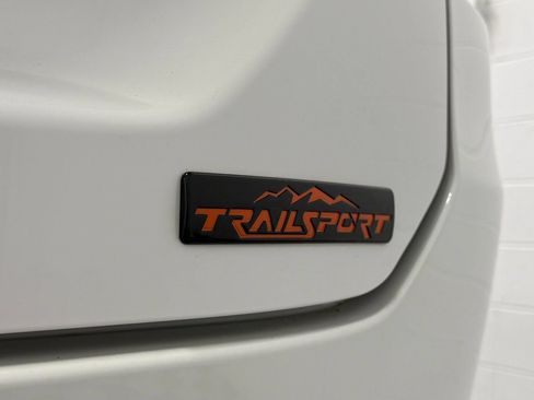 Used 2023 Honda Pilot TrailSport image 9