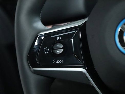 Used 2025 BMW i5 xDrive40 w/ Premium Package image 21