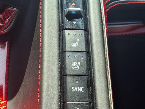 Used 2022 Chevrolet Corvette Stingray Premium Conv w/ Z51 Performance Package RWD image 8