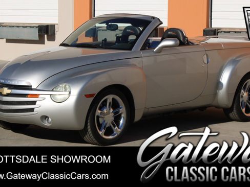 Used 2005 Chevrolet SSR w/ Preferred Equipment Group image 1
