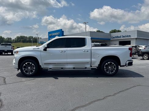 Used 2022 Chevrolet Silverado 1500 High Country AWD/4WD image 6