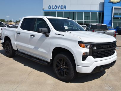 New 2026 Chevrolet Silverado 1500 Custom w/ Turbomax Blackout Package