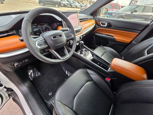 Used 2024 Jeep Compass Limited image 18