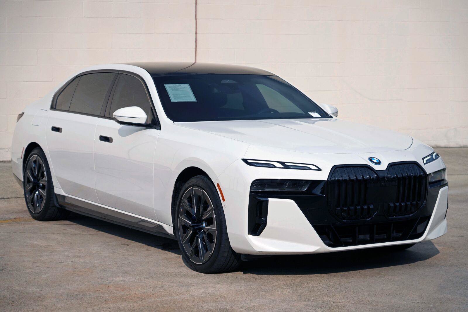 Used 2024 BMW i7 xDrive60 w/ Premium Package AWD/4WD image 62